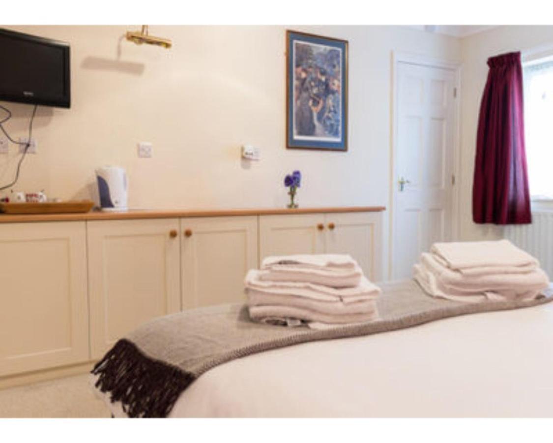 The Bull Inn Bourne Bagian luar foto